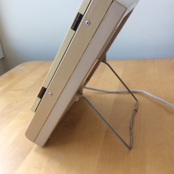 Vintage makeup vanity mirror - Picture 6 of 11